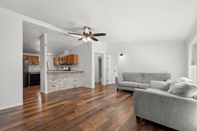 411 Shelton Drive, Hollister, MO 65672