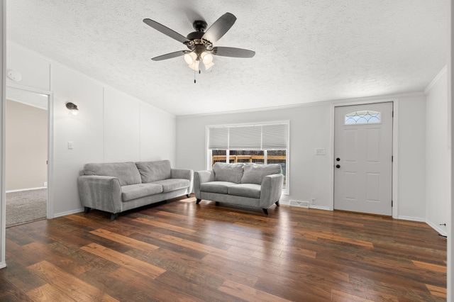 411 Shelton Drive, Hollister, MO 65672