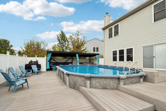 196 S Ash LANE, Whitewater, WI 53190