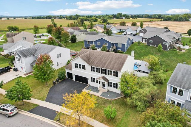 196 S Ash LANE, Whitewater, WI 53190