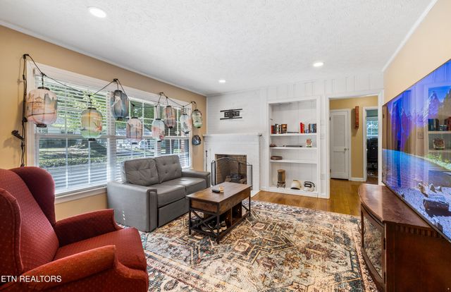 941 Rosedale Ave, Kingston, TN 37763