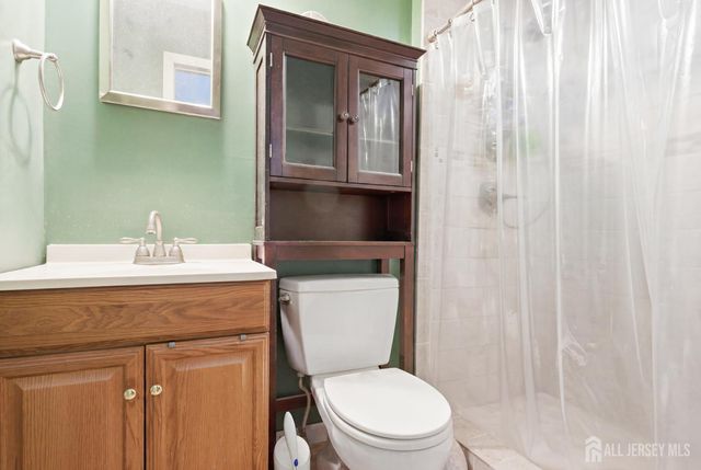 3 Wilkens Drive, Piscataway, NJ 08854