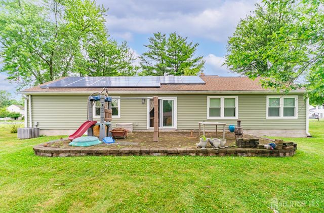 3 Wilkens Drive, Piscataway, NJ 08854