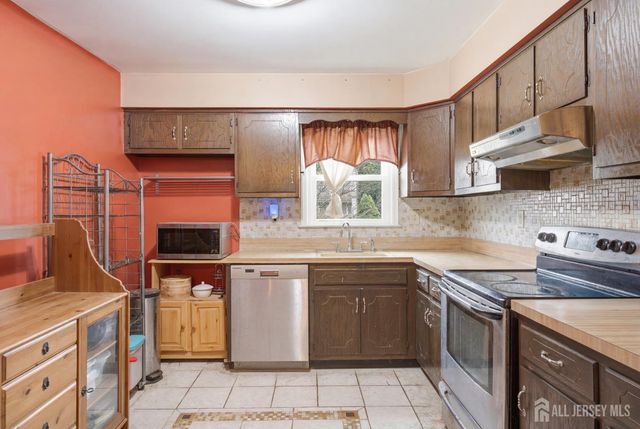 3 Wilkens Drive, Piscataway, NJ 08854