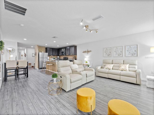 8975 SOUTHERN CHARM CIRCLE, Brooksville, FL 34613