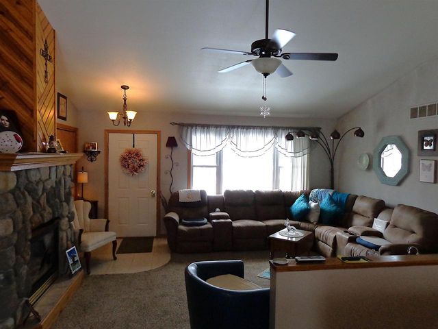 2110 E BREEZEWOOD COURT, Plover, WI 54467