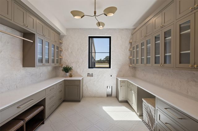 123 Landings WAY, Spicewood, TX 78669