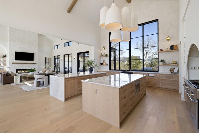 123 Landings WAY, Spicewood, TX 78669