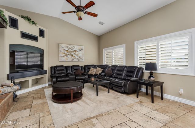 4534 W Columbia Way, Quartz Hill, CA 93536