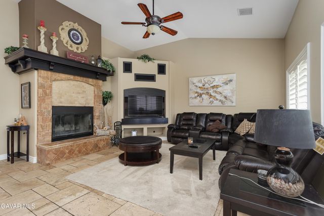 4534 W Columbia Way, Quartz Hill, CA 93536