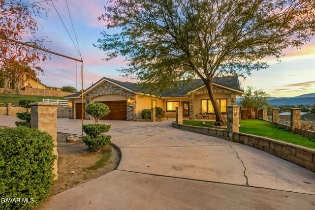 4534 W Columbia Way, Quartz Hill, CA 93536