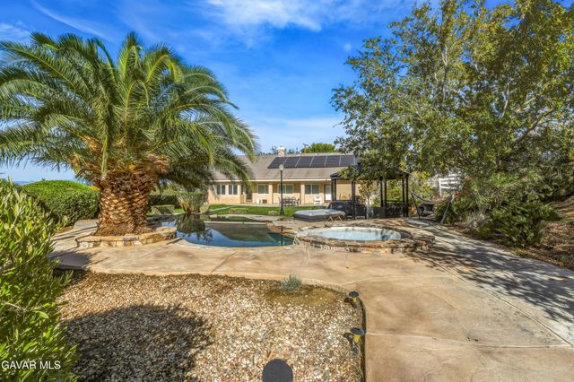 4534 W Columbia Way, Quartz Hill, CA 93536