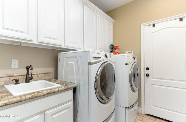 4534 W Columbia Way, Quartz Hill, CA 93536