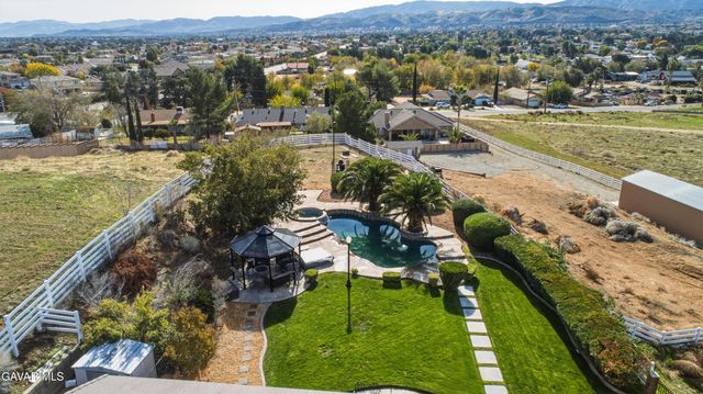 4534 W Columbia Way, Quartz Hill, CA 93536