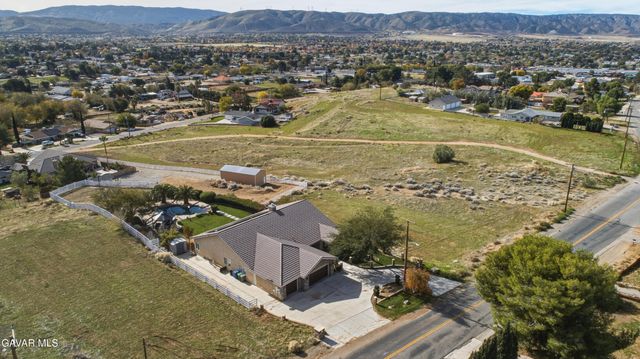 4534 W Columbia Way, Quartz Hill, CA 93536