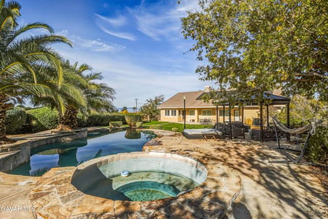 4534 W Columbia Way, Quartz Hill, CA 93536