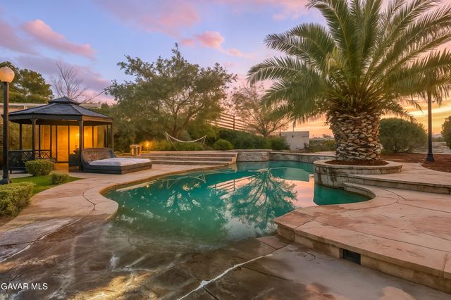 4534 W Columbia Way, Quartz Hill, CA 93536