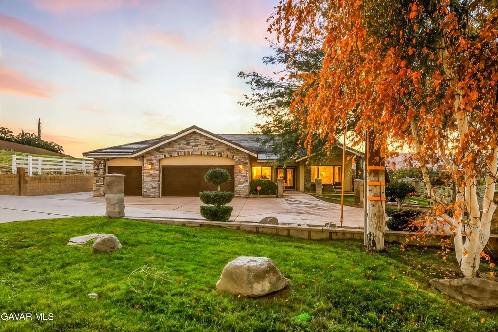 4534 W Columbia Way, Quartz Hill, CA 93536