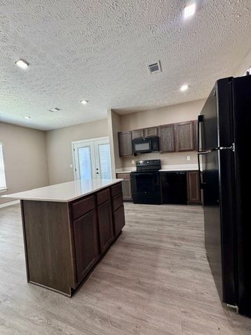 203 N 13th Street 101, Rogers, AR 72756
