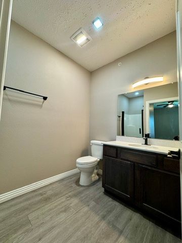 203 N 13th Street 101, Rogers, AR 72756