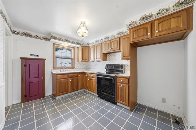 28 Linwood Avenue, Tonawanda, NY 14150