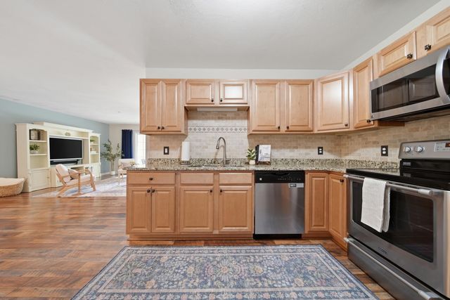 65 Fordway Ext Unit 3110, Derry, NH 03038