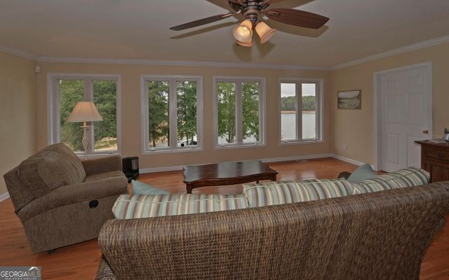 300 Knox Circle, Lavonia, GA 30553