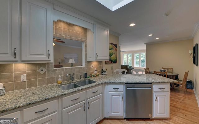 300 Knox Circle, Lavonia, GA 30553