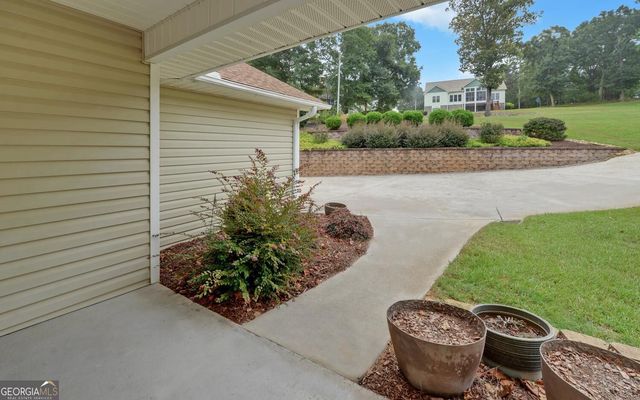 300 Knox Circle, Lavonia, GA 30553
