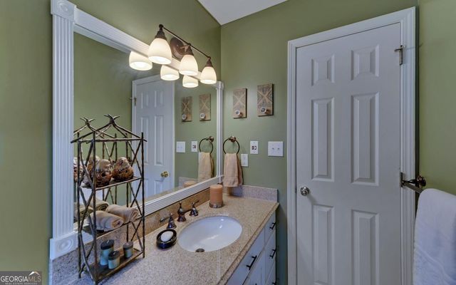300 Knox Circle, Lavonia, GA 30553