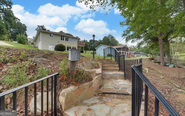 300 Knox Circle, Lavonia, GA 30553