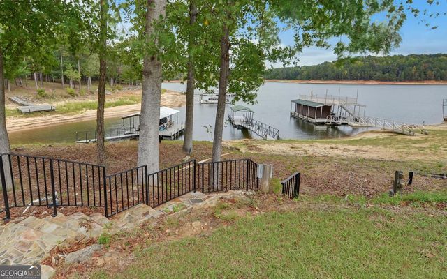 300 Knox Circle, Lavonia, GA 30553
