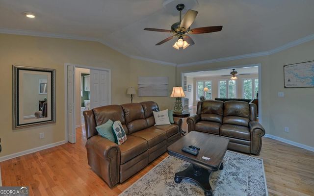 300 Knox Circle, Lavonia, GA 30553