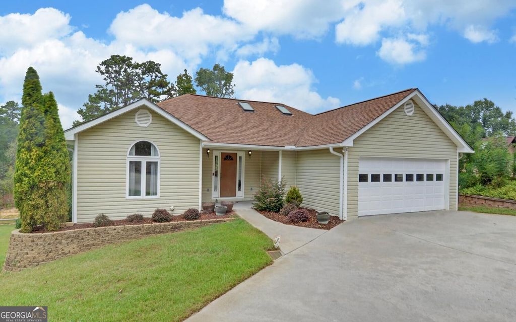 300 Knox Circle, Lavonia, GA 30553