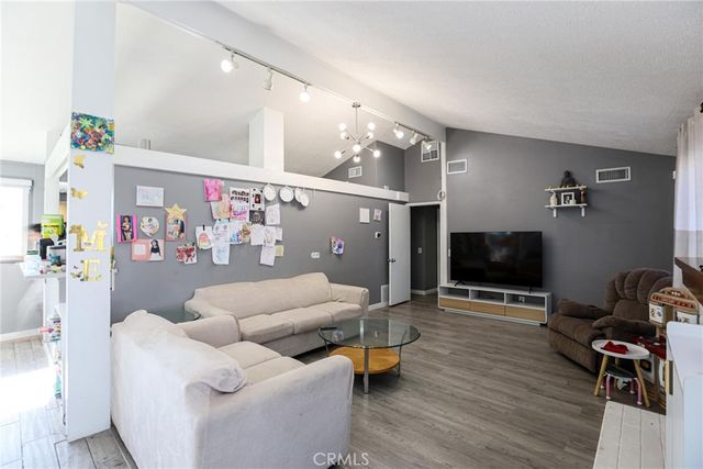 2186 W Huntington, Anaheim, CA 92801