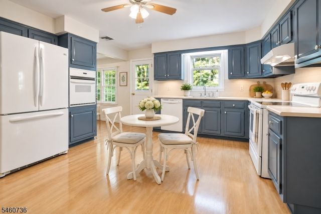 36 Cora Ln, Chester Twp., NJ 07930