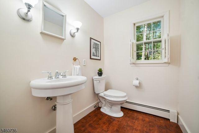36 Cora Ln, Chester Twp., NJ 07930