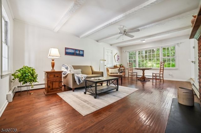 36 Cora Ln, Chester Twp., NJ 07930