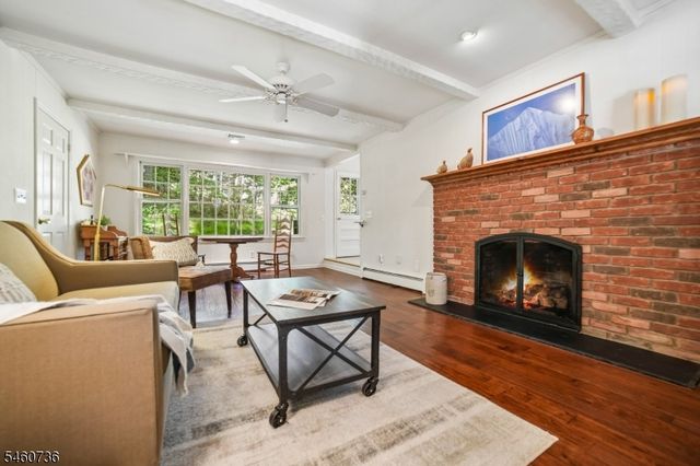 36 Cora Ln, Chester Twp., NJ 07930