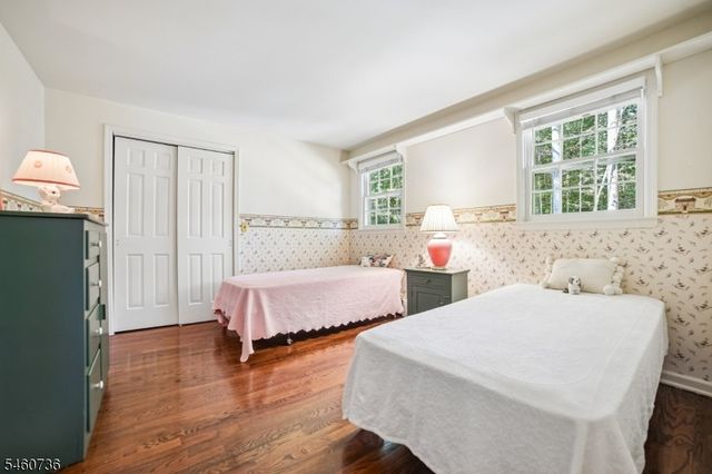 36 Cora Ln, Chester Twp., NJ 07930