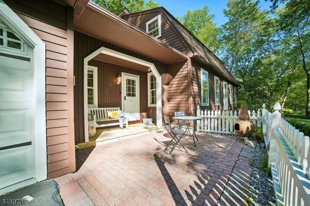 36 Cora Ln, Chester Twp., NJ 07930