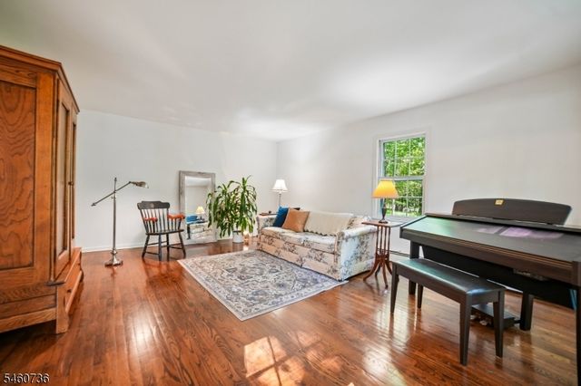 36 Cora Ln, Chester Twp., NJ 07930