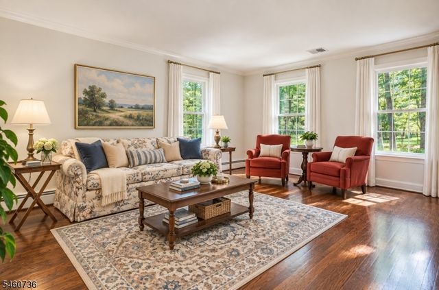 36 Cora Ln, Chester Twp., NJ 07930