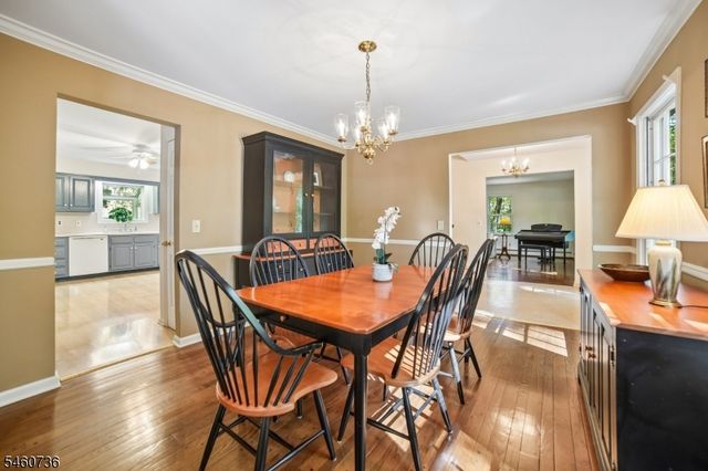 36 Cora Ln, Chester Twp., NJ 07930