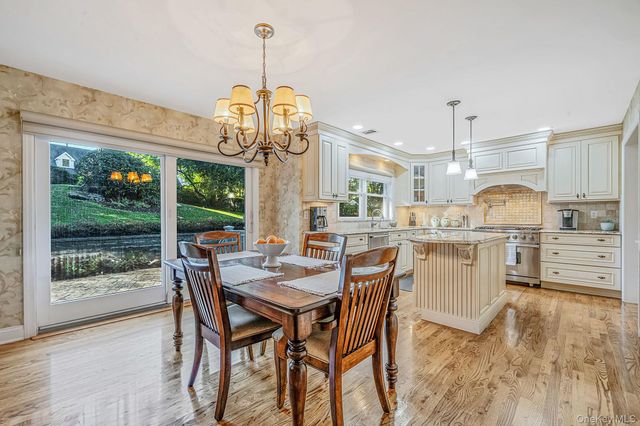 1140 Merritts Road, Farmingdale, NY 11735