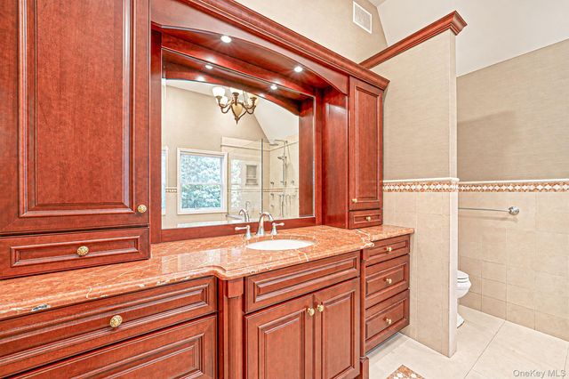 1140 Merritts Road, Farmingdale, NY 11735