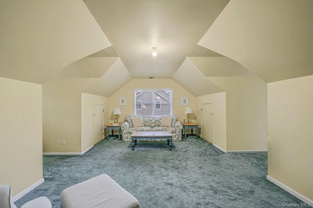 1140 Merritts Road, Farmingdale, NY 11735