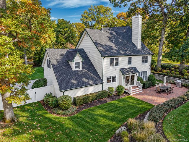 1140 Merritts Road, Farmingdale, NY 11735