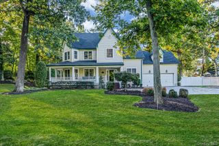 1140 Merritts Road, Farmingdale, NY 11735