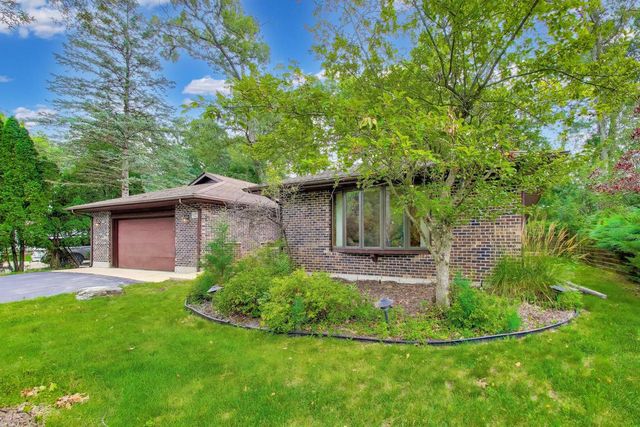 925 Tarrant DRIVE, Fontana, WI 53125